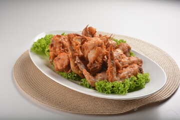 deep fried crispy chicken wing / pork rib with garlic asian halal menu