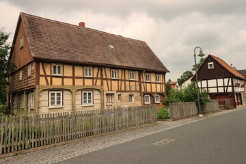 Fototapeta na wymiar Typisches Oberlausitzer Umgebindehaus (Ostritz)
