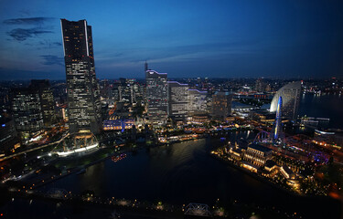 Fototapeta premium city skyline at night