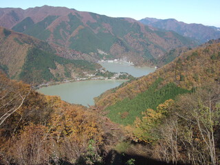 Obraz premium 湖と山