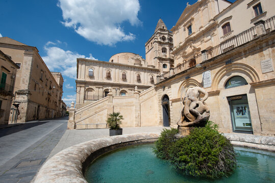 fotografie della citt&agrave; di noto in sicilia
