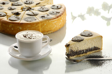 Kuchen, Torte, Käsekuchen, Mohnkuchen, angeschnitten, Kaffee