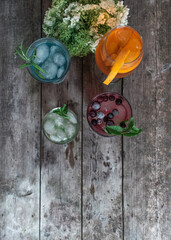 gin tonic mojito glass coktail ice lime mint aperol sptitz drink berry currant flower
