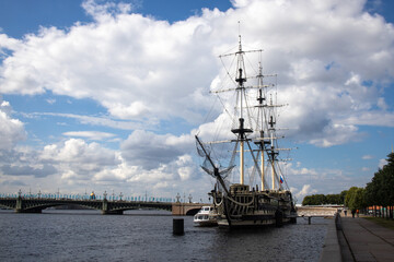 Fototapeta na wymiar Frigate on in St. Petersburg