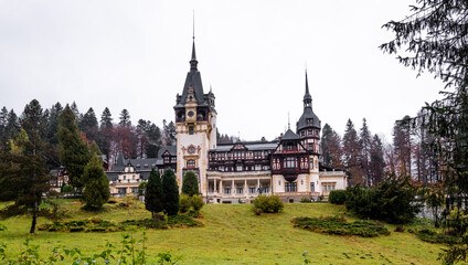 Obraz premium Famous Peles Castle in Romania