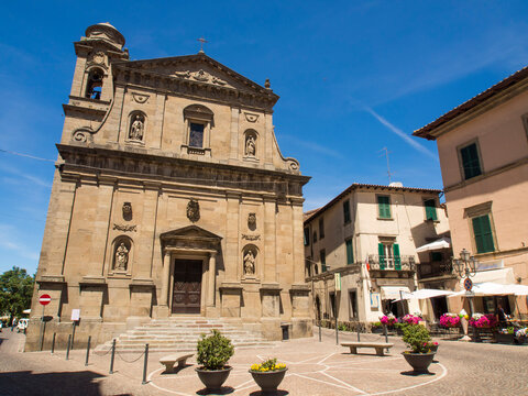 Italia, Toscana, Grosseto, Monte Amiata, il paese di Castel del Piano. La chiesa della Propositura.