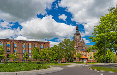 Fototapeta na wymiar St. Marien-Kirche und Poliklinik in Stralsund; Deutschland