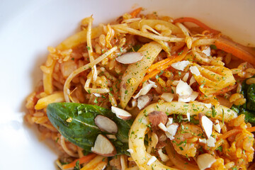 noodles with chicken and vegetables