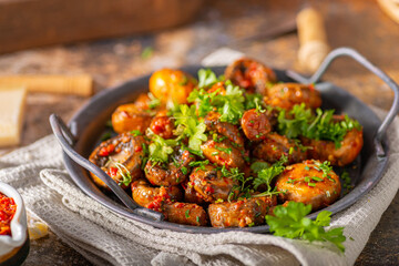 Mushrooms salad with chilli sauce
