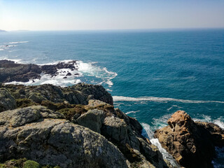 photography of the sea and the cliffs on a sunny day, without clouds in the sky