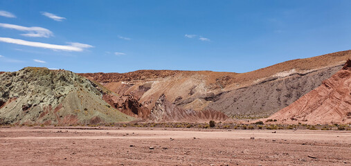Fototapeta na wymiar Deserto de Atacama. O deserto mais seco do planeta. Uma viagem inesquecível.