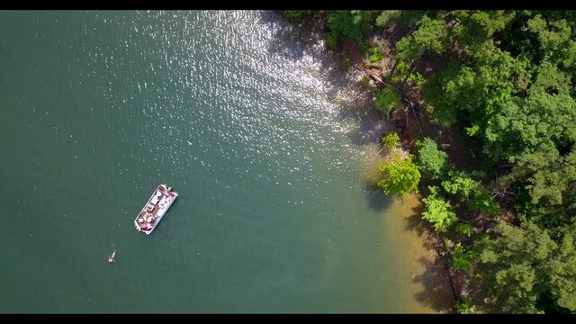 Party Barge on Lake 02