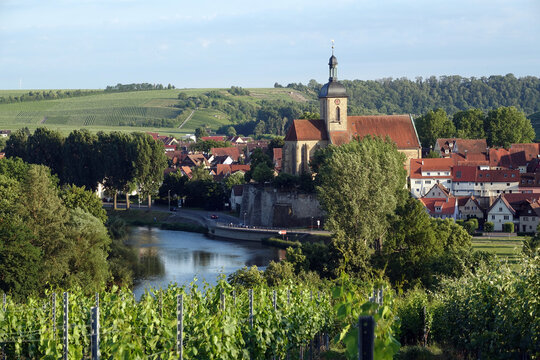Lauffen 이미지 – 찾아보기 501 스톡 사진, 벡터 및 비디오 | Adobe Stock