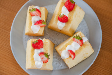 いちごのシフォンケーキサンド
