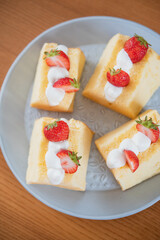 いちごのシフォンケーキサンド
