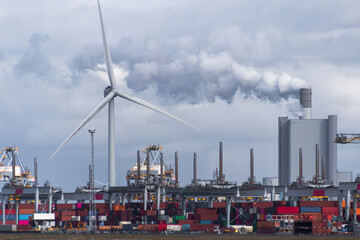 Obraz premium Container terminal in the Rotterdam harbor