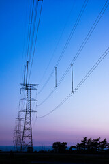 Fototapeta premium 送電線と鉄塔