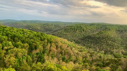 Obraz premium Sunset over the Ozark Mountains in Arkansas