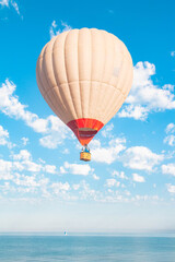 Naklejka premium balloon, air, hot, sky, hot air balloon, balloons, colorful, flying, fly, flight, blue, transportation, basket, sport, travel, floating, adventure, hot air balloons, landscape, festival, ballooning, h