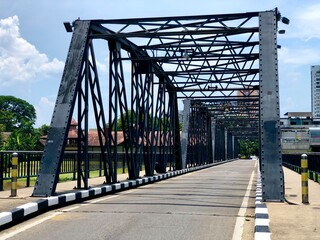Fototapeta premium bridge over the river thames