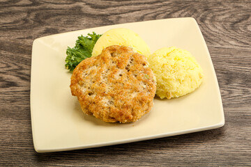Chicken cutlet with mashed potato