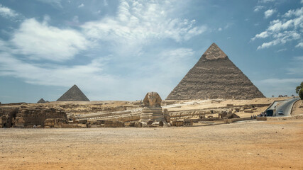Fototapeta na wymiar The Great Sphinx and the Piramids, famous Wonder of the World, Giza, Egypt