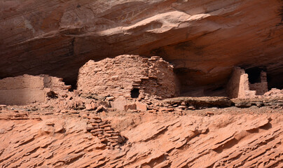 the ancient native american first ruins in canyon de chelly national  monument in northern arizona