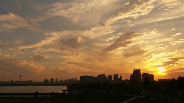 Time-lapse, Shanghai at sunset, Huangpu River and city