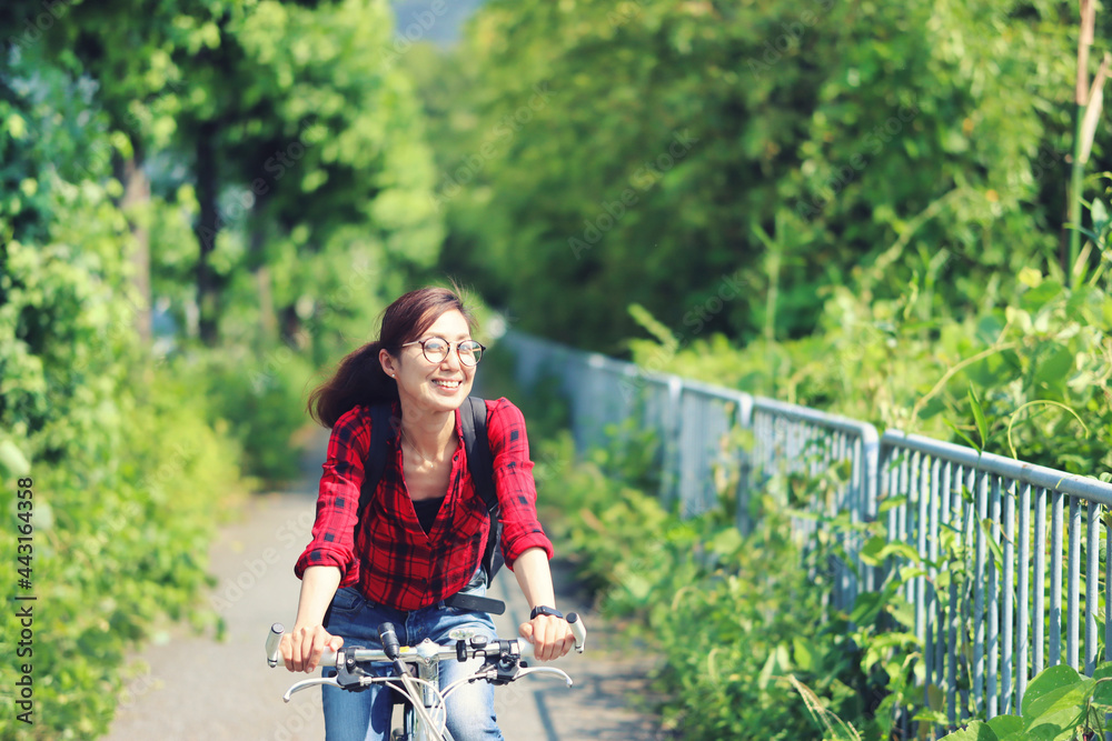 Canvas Prints 自転車に乗る女性