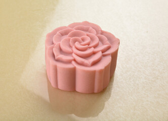 red bean lychee rose healthy no oil baked lotus paste mooncake with white chocolate in pink rose flower shape lantern mid autumn festival halal product menu