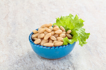 White canned beans for vegan suisine