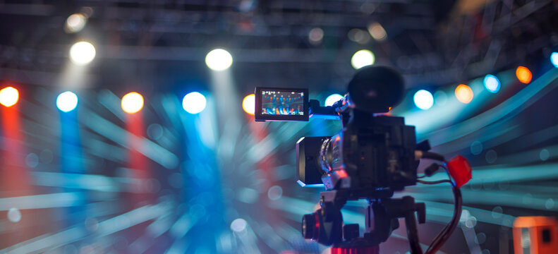 stream at a concert in a hall without spectators