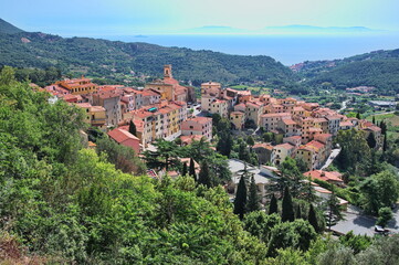 Fototapeta premium Scenic view of village on eastern part of Elba Island