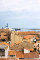 Vue sur la ville de Sète et son port depuis le Quartier Haut (Occitanie, France)