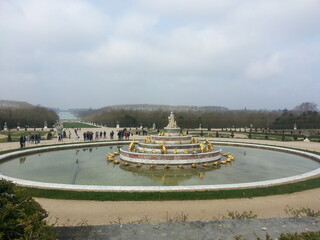 Les grands et centrales fontaines du château de Versailles, pièce maitresse des spectacles...