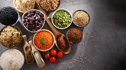 Composition with different kinds of dry food products