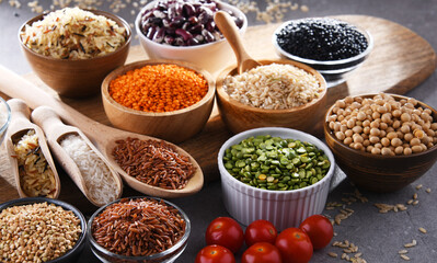 Composition with different kinds of dry food products
