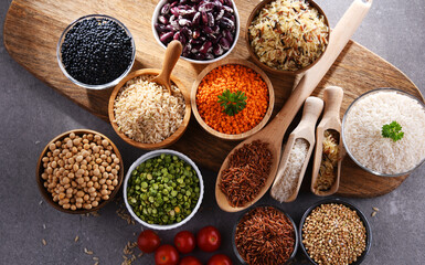 Composition with different kinds of dry food products