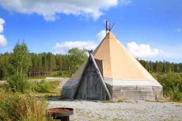 Outdoor kussens Tent set up with in beautiful landscape within the Arctic circle near Polcirkeln, Northern Sweden, Scandinavia. © lisastrachan