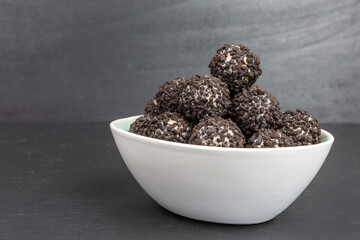 heap of wafer and milk cream balls coated in cookie crumbs