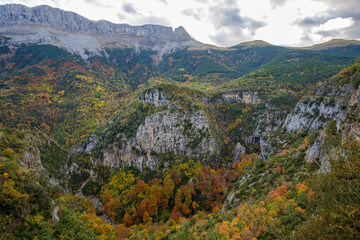 Fototapeta na wymiar View of the Escuain gorge from Revilla viewpoint