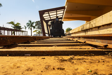 Locomotiva parada na estação. Antiga estação ferroviária de Goiânia.