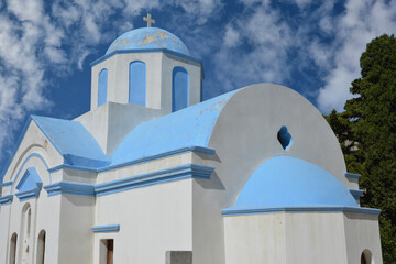 Friedhofskapelle von Emborios oder Imborios auf der griechischen Insel Chalki (Halki) 9 km nördlich von Rhodos