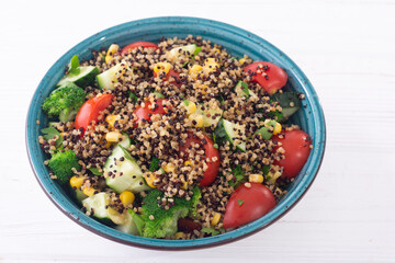 Fresh vegetable salad with quinoa