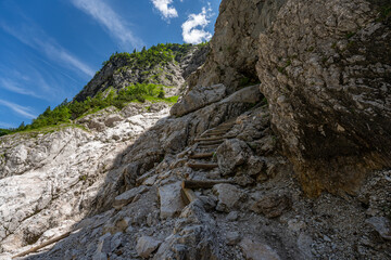 Wanderung von Hammersbach über die Höllentalklamm auf den Höllentalanger und über den Stangensteig zurück.