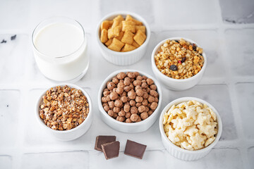 List of breakfast dried cereals with milk