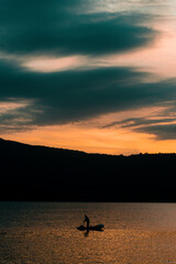 atardecer vista del lago Coatepeque 