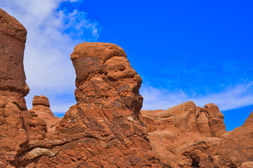 Fototapeta na wymiar More than 2,000 natural sandstone arches are located in Arches National Park.