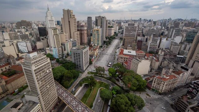 timelapse da regi&atilde;o do Centro de S&atilde;o Paulo, vista de cima do Novo Vale do Anhangaba&uacute;