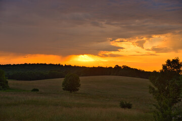 Fototapeta na wymiar Sonnenuntergang im französischen Jura